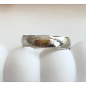 Minimalist Sterling Silver Vintage Unisex Wedding Band Ring - sz 8.25